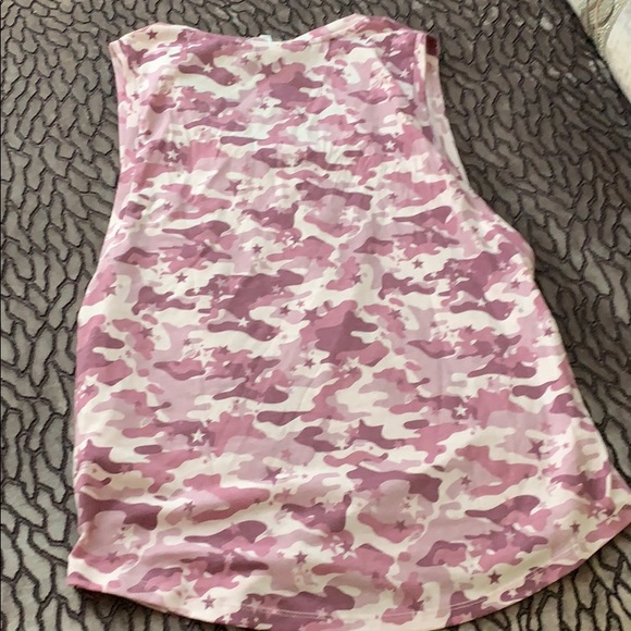 NWOT Fabletics pink camo tank size M - Picture 2 of 2
